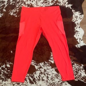 4x Fabletics Powerhold leggings
